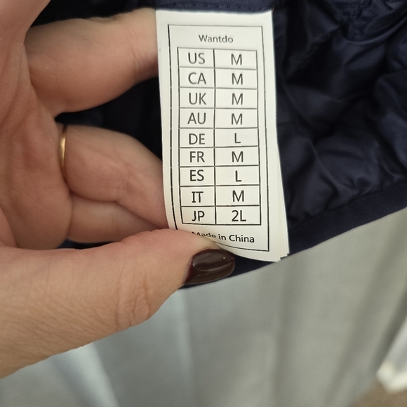 Wantdo Puffer Jacket Womens Medium Navy Blue Duck Down Hooded Packable - Picture 4 of 5